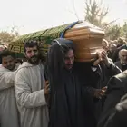 هل يحضر الميت جنازته ؟