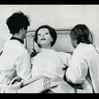 ما هي حقيقة المرأة ذات الملامح المتجمدة ؟