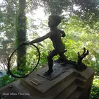 شاهدة قبر تنطق بالرعب