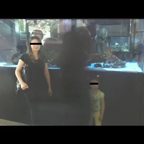 صورة كيان ظلي في حوض الاسماك