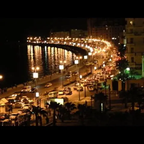 مشهد ليلي من مدينة الإسكندرية