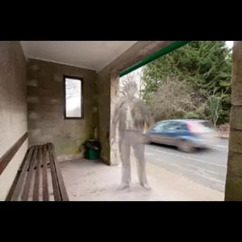 شبح موقف الحافلة