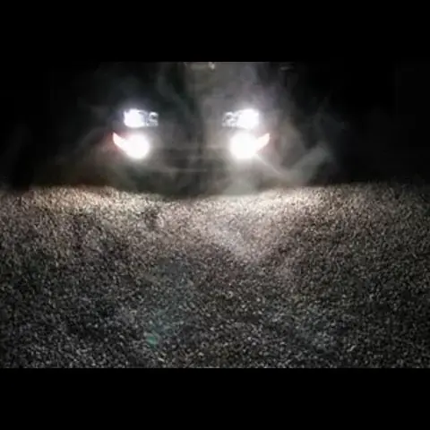 مواجهة مع شبح على طريق سفر