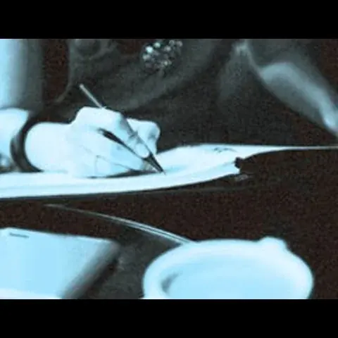 الدمية المسكونة