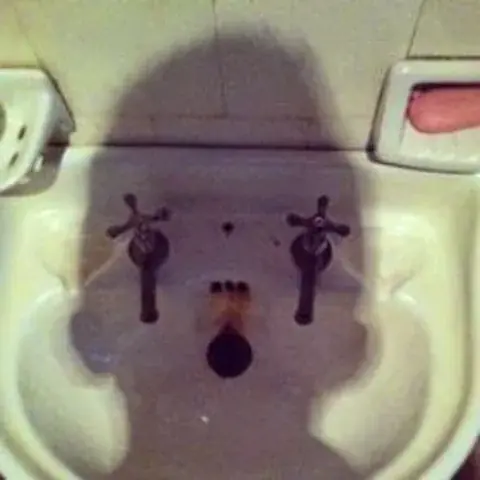 أسطورة وإستحمام