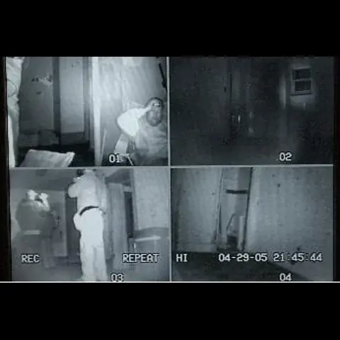 فريق TAPS من صائدي الأشباح أثناء عملهم