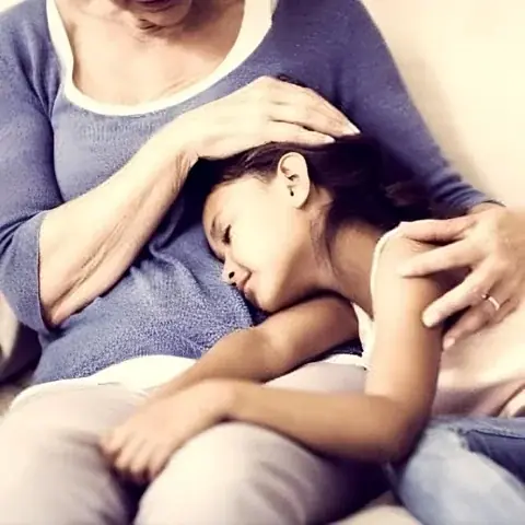 حضن جدتي وأيامي الصعبة