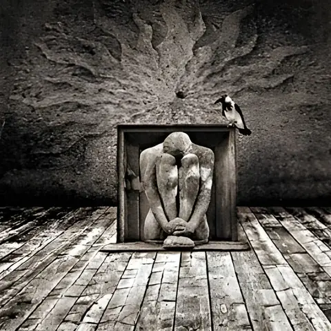 أعمال فنية: أختبأ داخل نفسي