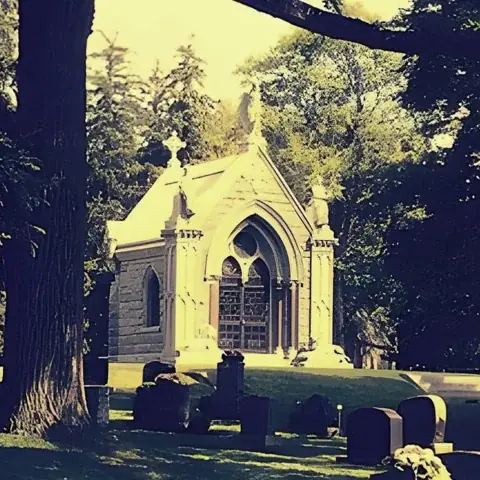 حادثة تسلل إلى المقبرة