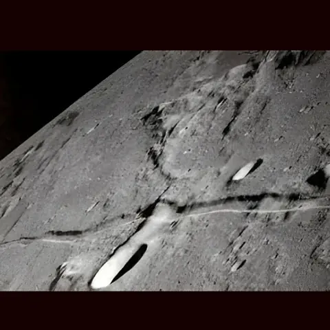 إنشقاق القمر