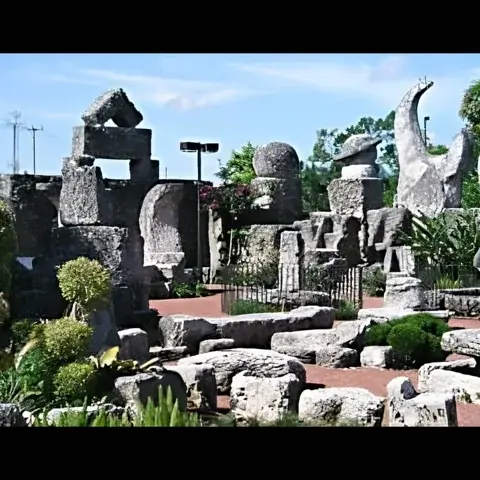 قلعة المرجان الغامضة في فلوريدا