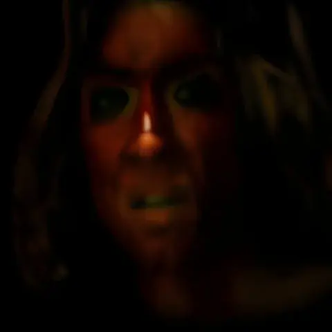 الوجه الدامي