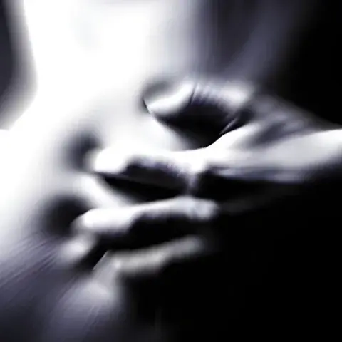 لقاء مع مجهولة خلال فترة حمل