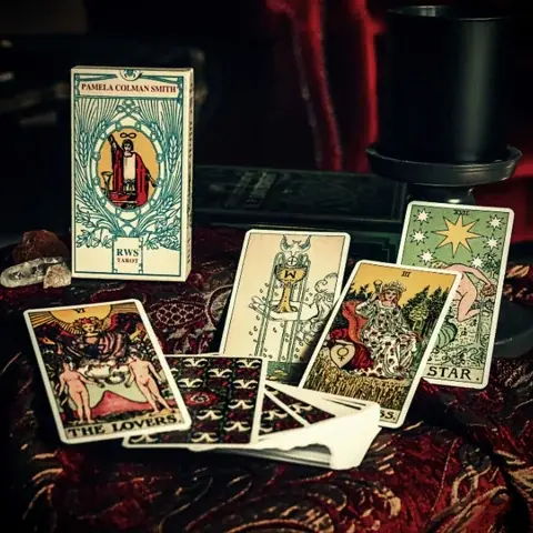 كيف نشأت أوراق التاروت - نظرة تاريخية