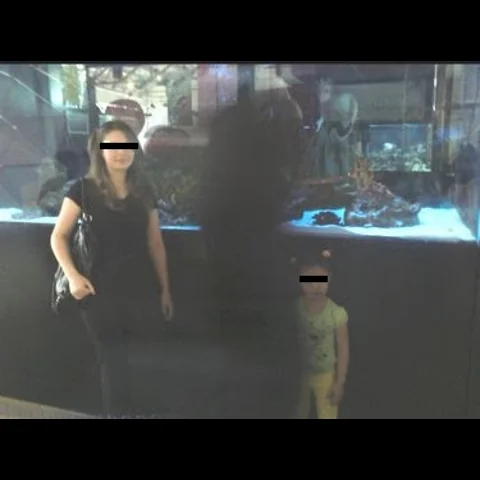 صورة كيان ظلي في حوض الاسماك