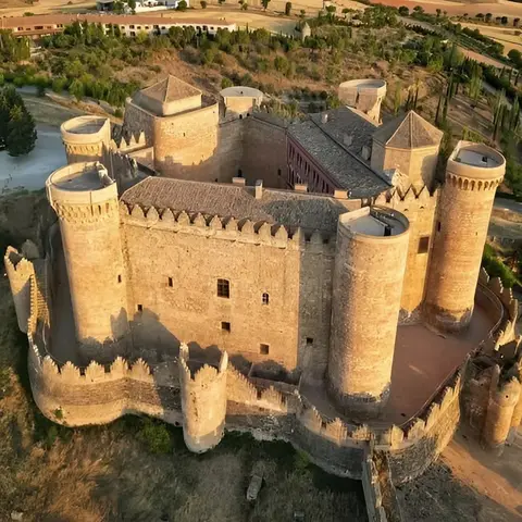 حصن بيلمونتي الاسباني يعج بالأشباح - مكان للتعذيب