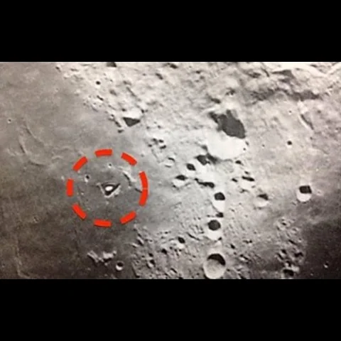 هل يخفي سطح القمر آثار قواعد لمخلوقات فضائية ؟