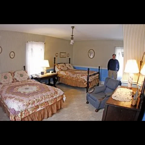 الغرفة المسكونة بشبحين والتي تحمل رقم 7 في نزل شابمان