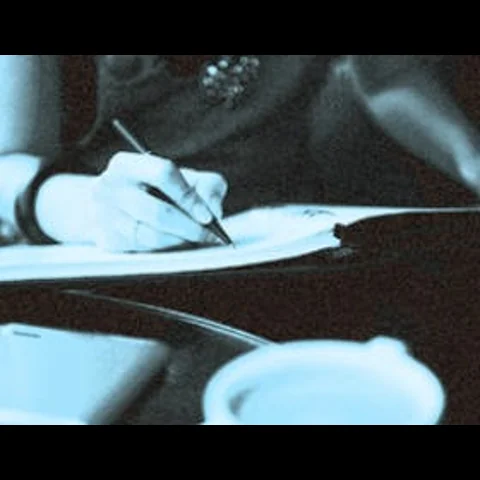 الدمية المسكونة