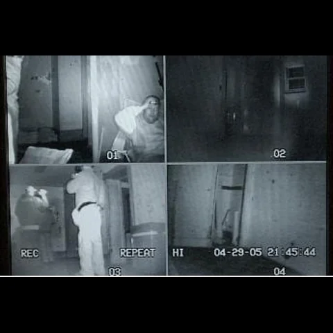 فريق TAPS من صائدي الأشباح أثناء عملهم