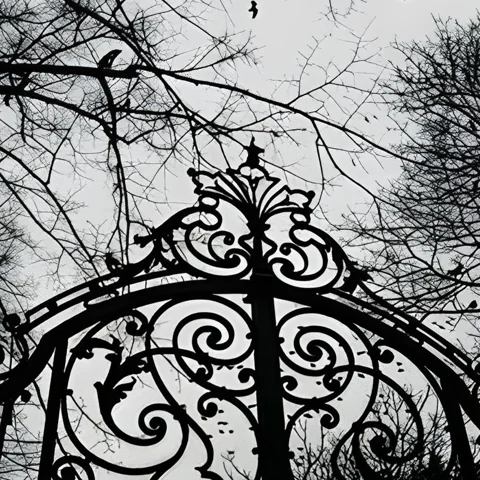 جريمة اليد الرخامية - قصة قصيرة