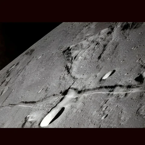 إنشقاق القمر