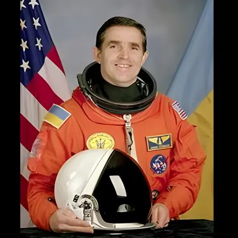 رائد فضاء أوكراني يؤمن بوجود الأطباق الطائرة