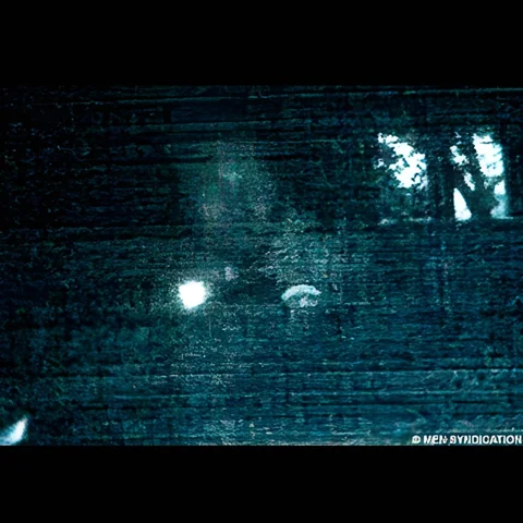 التقاط صورة لشبح بكاميرا الموبايل الهاتف