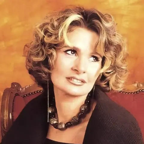 يسرا تروي قصتها مع شبح فيلا أبو عوف