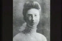 غرايس براون التي يتراءى شبحها في البحيرة