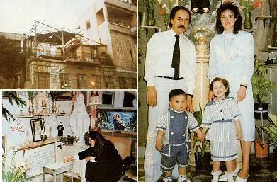 في أعلى اليسار يظهر منزل ميرنا ونيكولاس نظور في حي الصوفانية ، وعلى التراس (ارض الشرفة) زعمت ميرنا رؤية السيدة العذراء  حيث  عبر من خلال القضبان المعدينة لسور الشرفة. وفي اليمين تظهر صورة عائلية يظهر فيها ميرنا وزوجها نيكولاس وابنهما يوحنا إيمانويل وابنتهما ماريان في عام 1990، وخلفهم الأيقونة التي رشحت زيتاً.